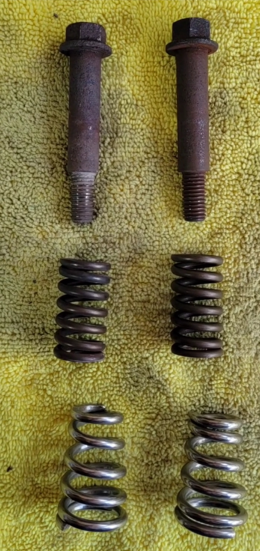 Turbo Down Pipe bolt & spring M10_1.5-72mm Dorman 03126.jpg
